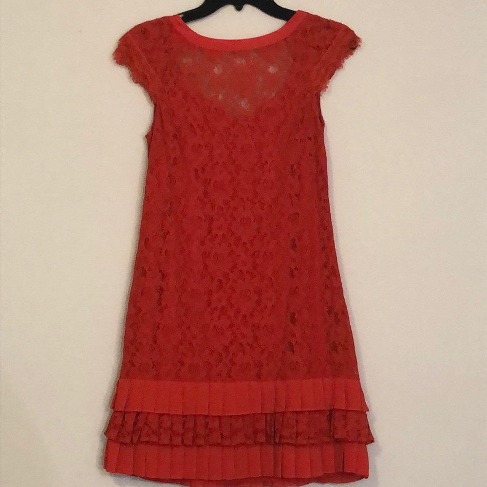 Jessica Simpson red dress